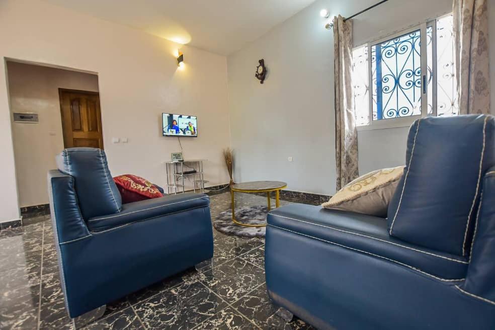 Appartements Neuf De Haut Standing Dm & Ng A Bafoussam Exteriör bild