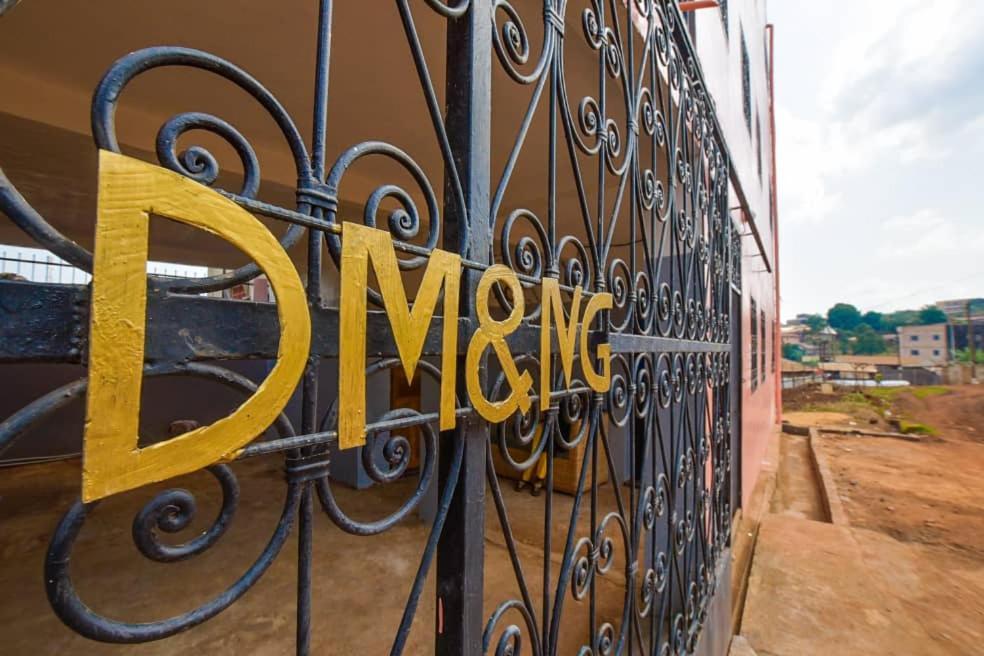 Appartements Neuf De Haut Standing Dm & Ng A Bafoussam Exteriör bild
