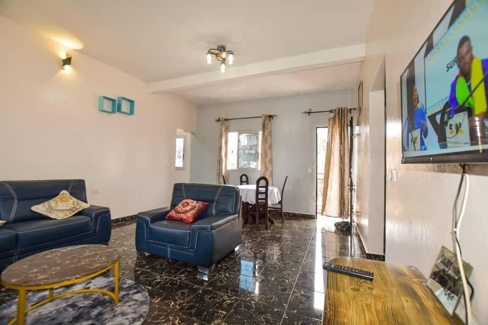 Appartements Neuf De Haut Standing Dm & Ng A Bafoussam Exteriör bild
