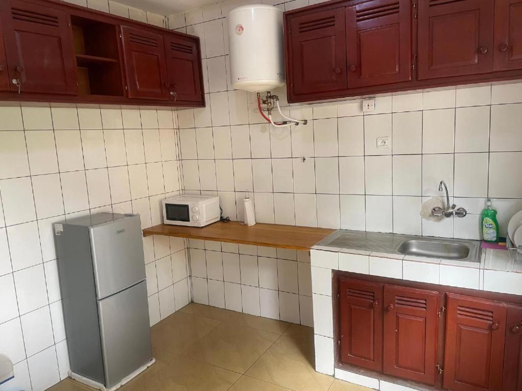 Appartements Neuf De Haut Standing Dm & Ng A Bafoussam Exteriör bild